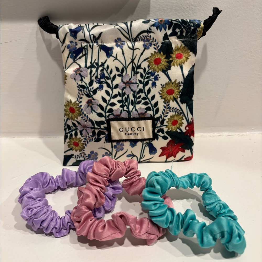 Gucci Floral Pouch with Scrunchies